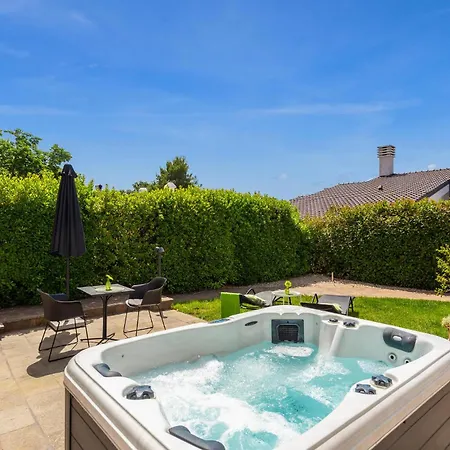 Ferienhaus In With Jacuzzi